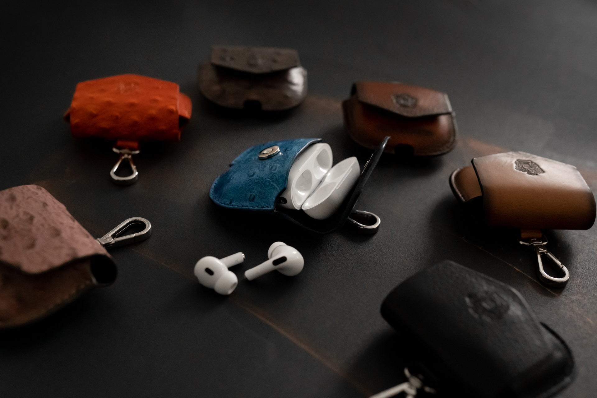 Leather cases for AirPods Melvin & Hamilton 