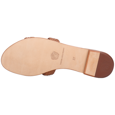 Hanna 83 Sheep Hazel – Melvin & Hamilton