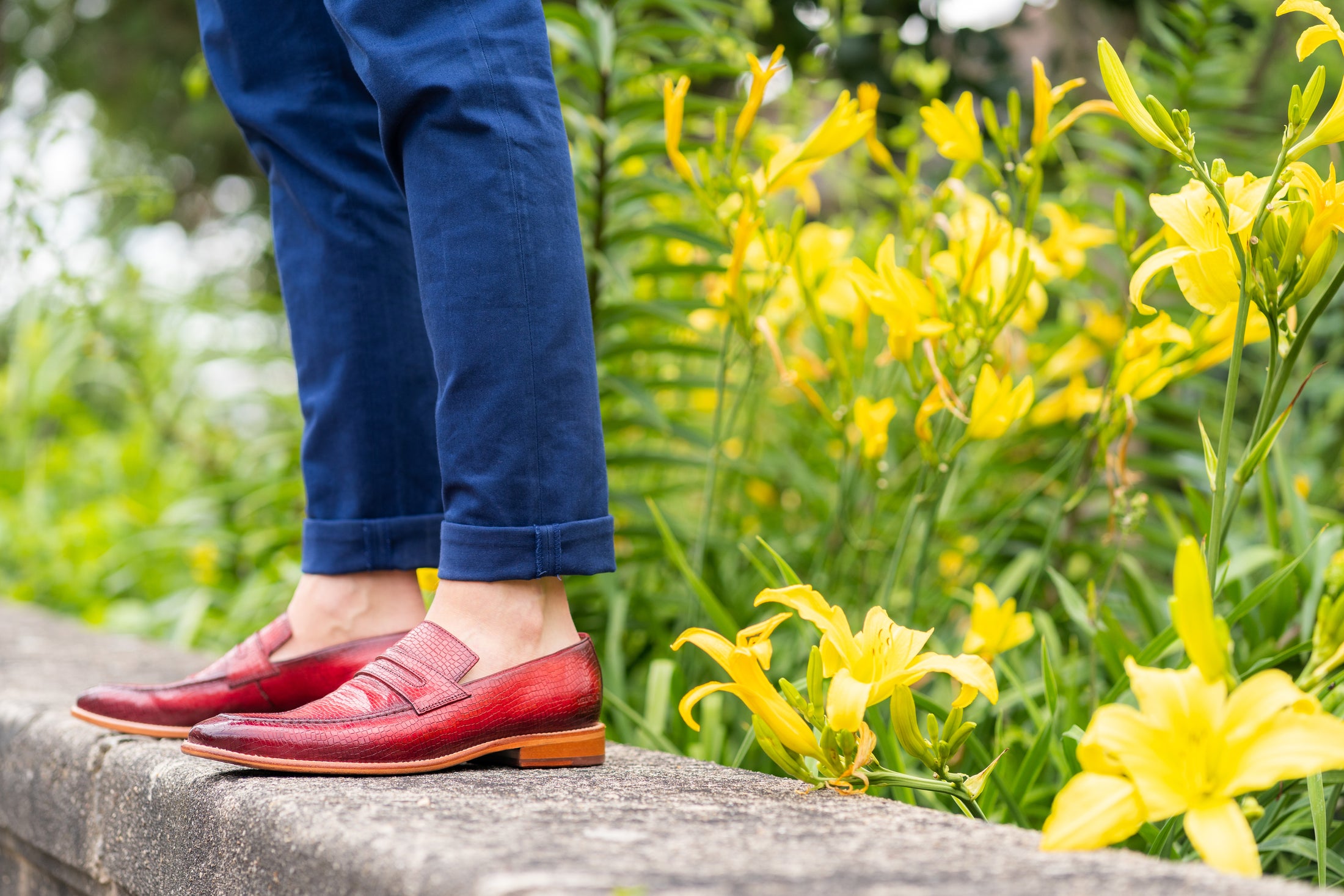 Summer or to wear red shoes? – Melvin &