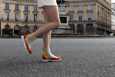 What shoes should you wear with a short dress? Melvin & Hamilton What shoes should you wear with a short dress? Melvin & Hamilton