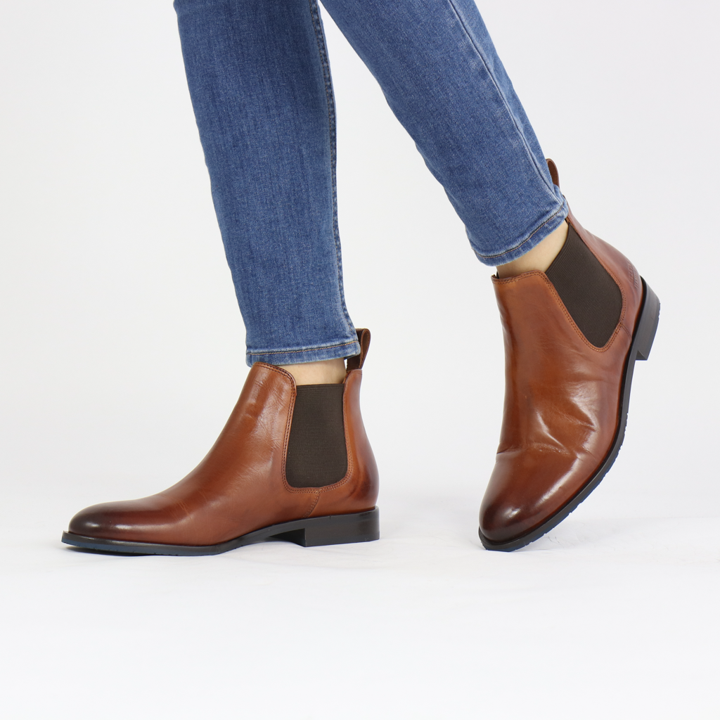 Sally 25|model