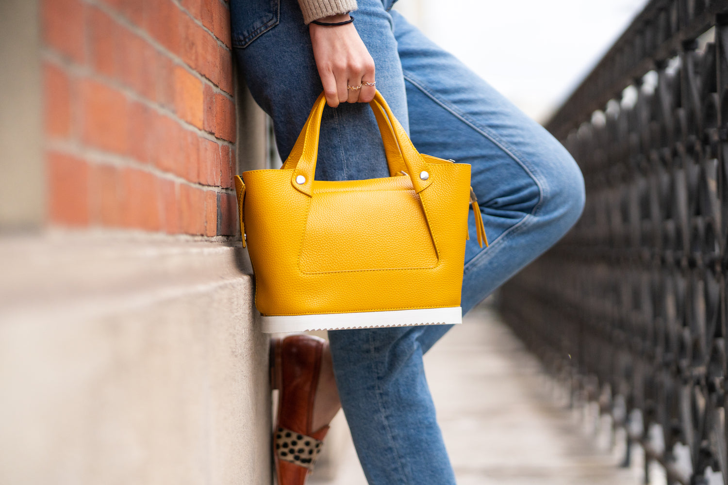 Off white yellow purse sales
